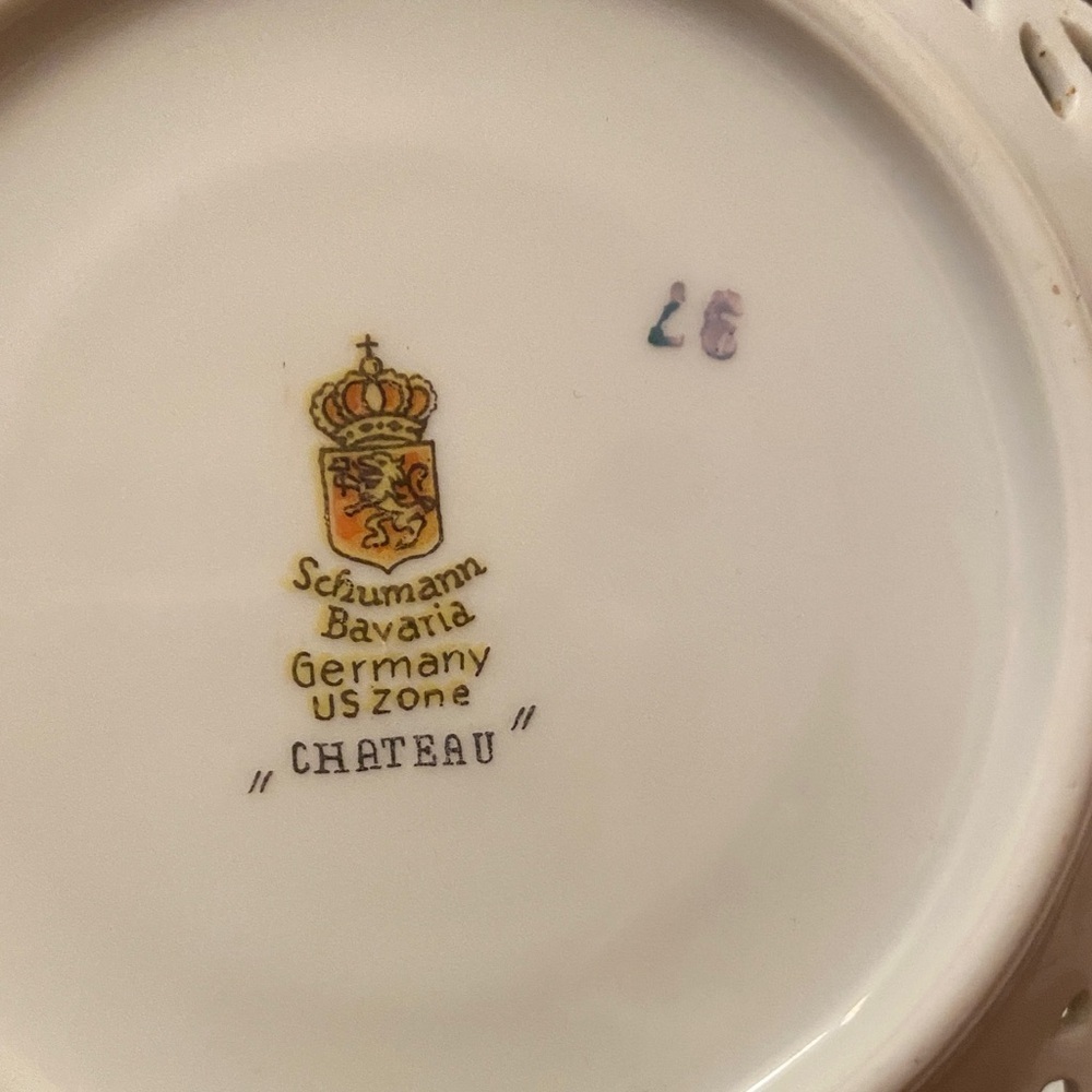Chateau Floral Mug with Gold Trim - Picture 8 of 8